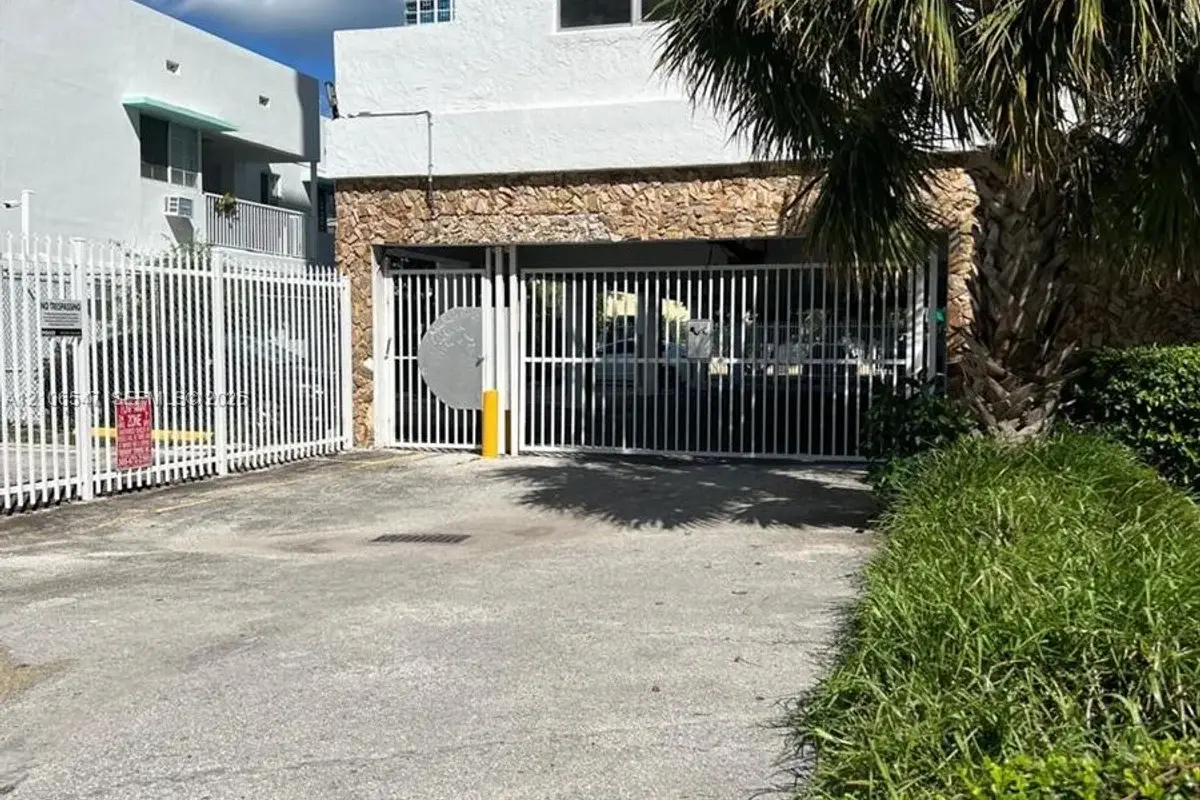 6801 Indian Creek Dr #509, Miami Beach: photo 1 of 18