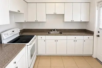 18200 NW 20th Ave #28, Miami Gardens: photo 1 of 8