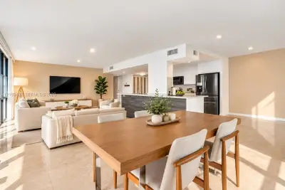 800 Parkview Dr #831, Hallandale Beach: photo 1 of 25