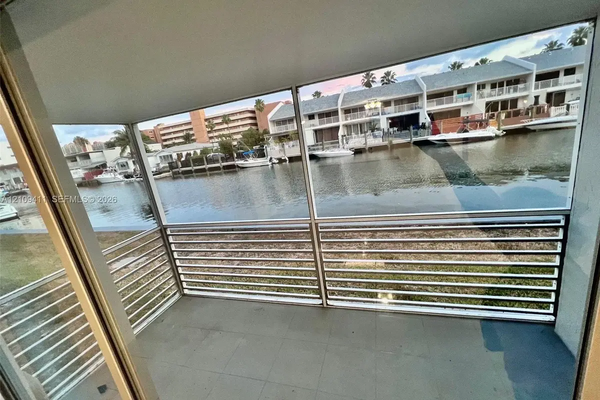 3750 NE 169th St #103, North Miami Beach: photo 1 of 9