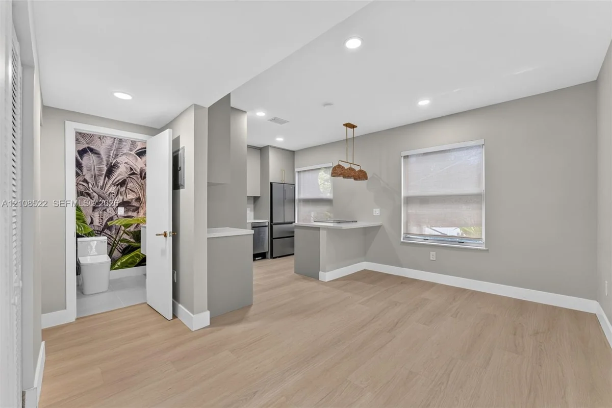 694 NE 76th St #1, Miami: photo 1 of 21