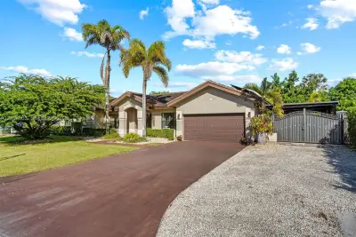 15695 SW 153rd Ave, Miami: photo 1 of 60