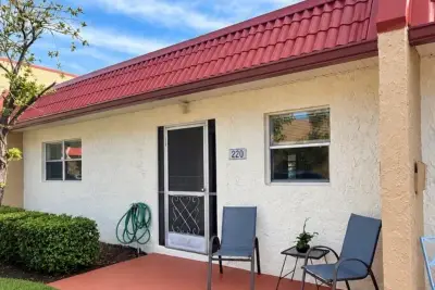 220 Lake Dora Dr, West Palm Beach: photo 1 of 15