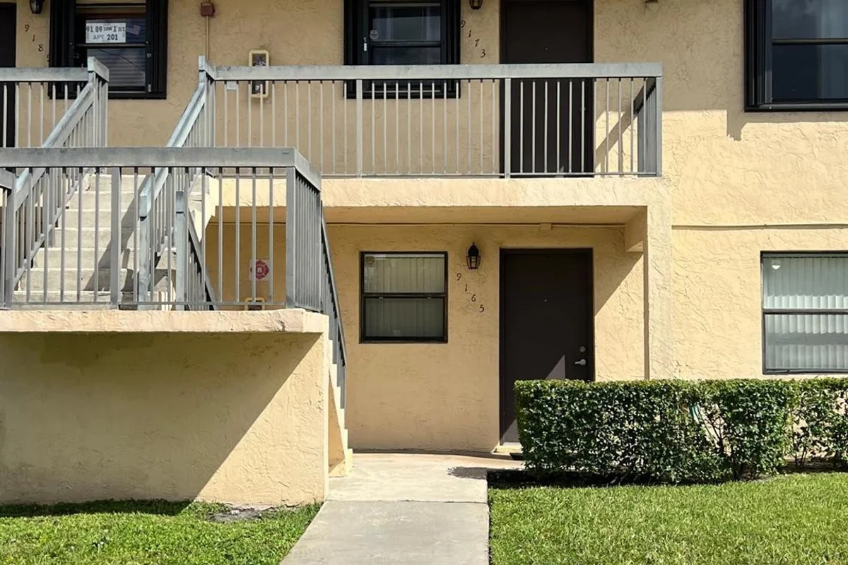 9165 NW 1st St #102, Pembroke Pines: photo 1 of 21