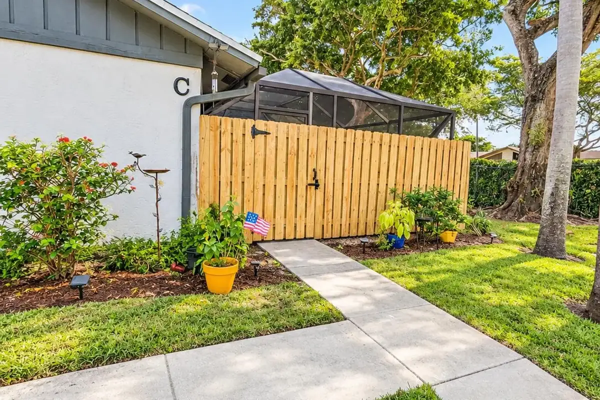 1152 Summit Trail Cir #C, West Palm Beach: photo 1 of 25