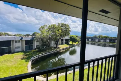 8020 N Colony Cir N #302, Tamarac: photo 1 of 27