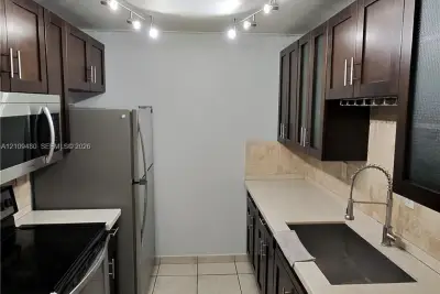 7101 Miami Lakes Dr #Q9, Miami Lakes: photo 1 of 12