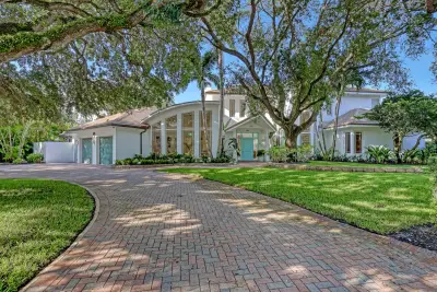 2338 Flamingo Rd, Palm Beach Gardens: photo 1 of 90