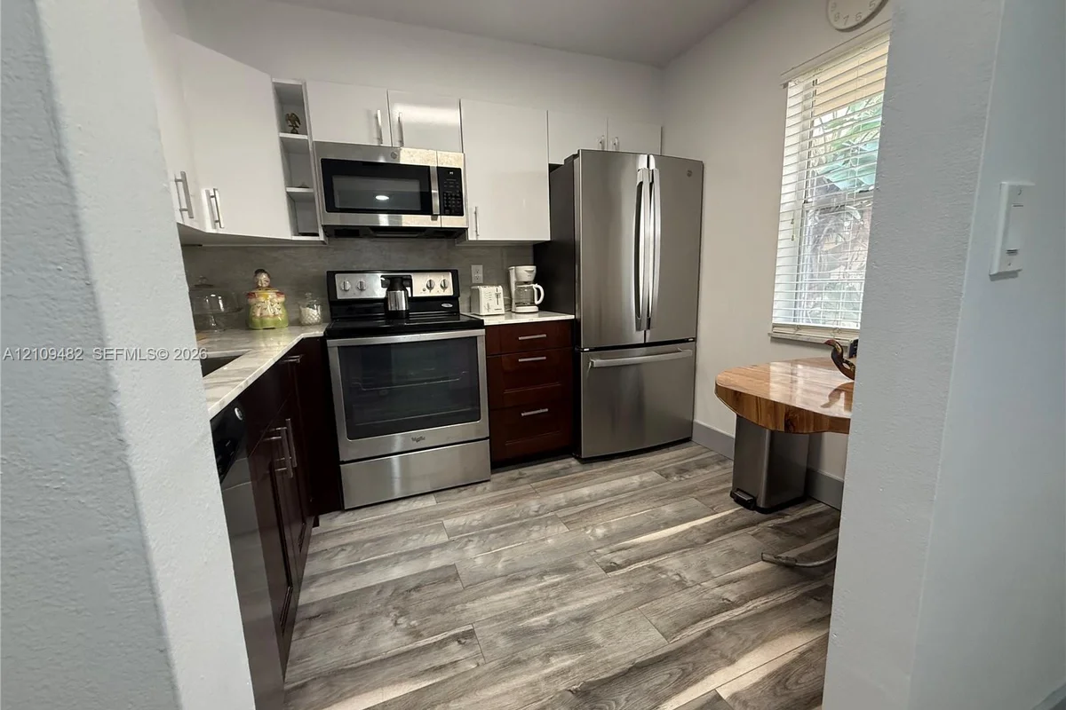2811 Somerset Dr #200, Lauderdale Lakes: photo 1 of 16