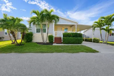 6119 N Ficus Ln, Atlantis: photo 1 of 28