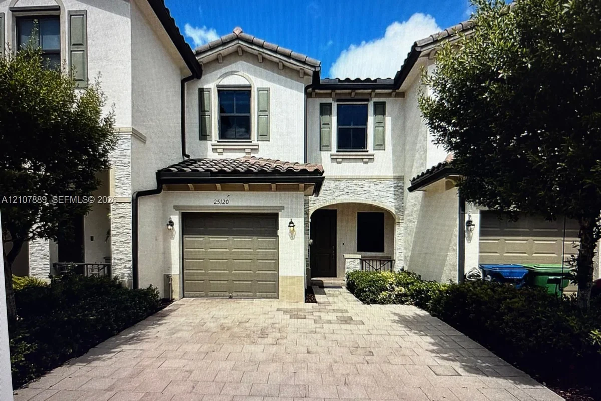 25120 SW 114th Ave, Homestead: photo 1 of 5