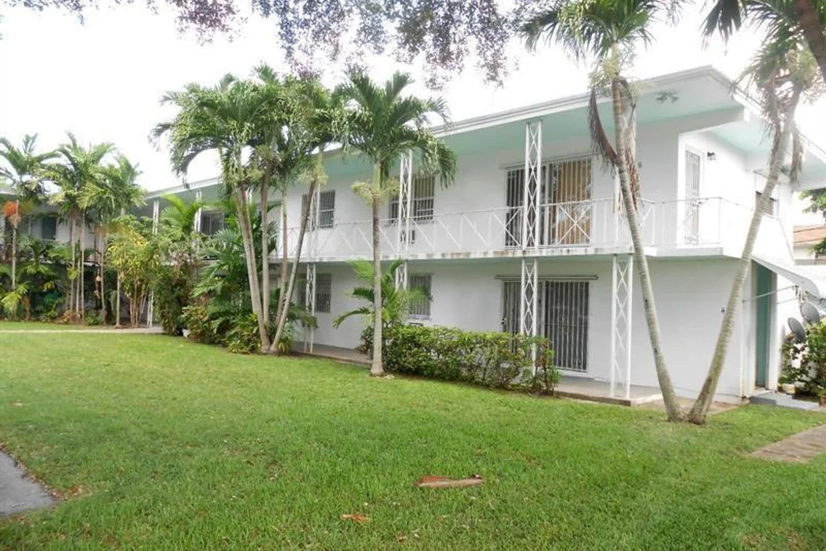 790 NE 91 St #8, Miami Shores: photo 1 of 17