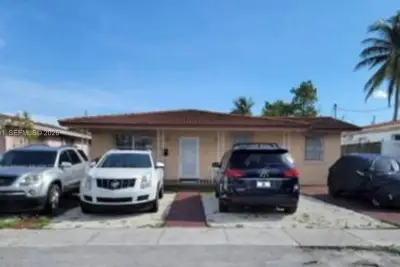 4183 E 8th Ct, Hialeah: photo 1 of 1