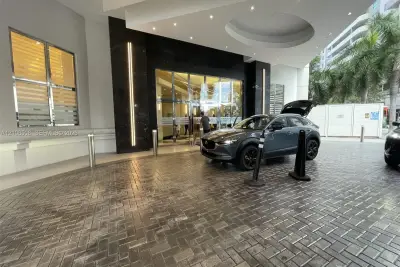 999 SW 1st Ave #3207, Miami: photo 1 of 40