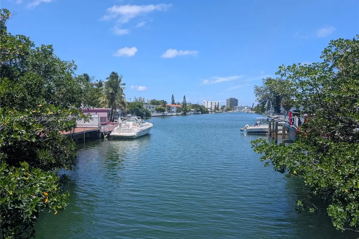 7751 Hawthorne Ave, Miami Beach: photo 1 of 3