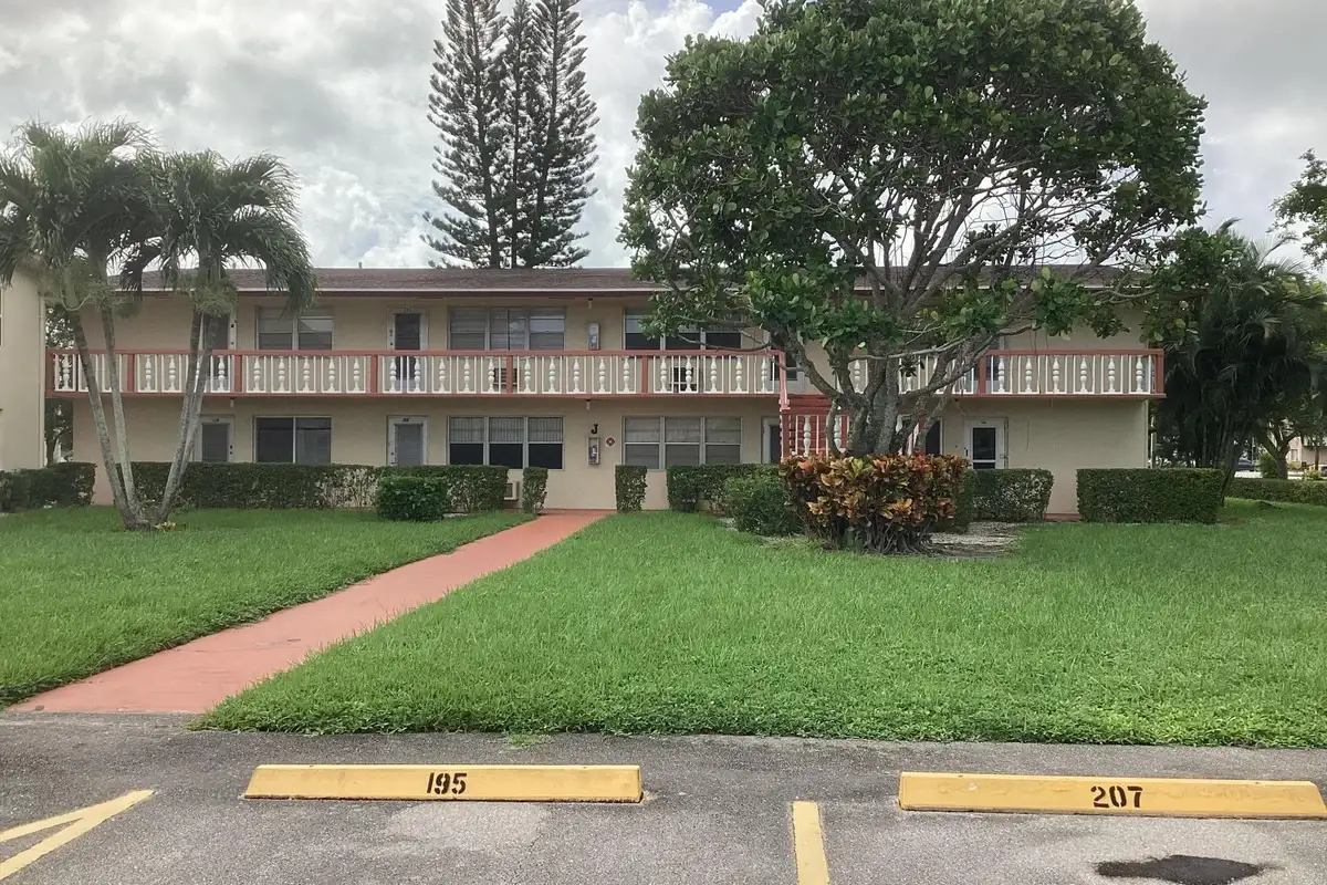 208 Chatham J, West Palm Beach: photo 1 of 27