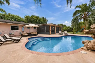 27701 SW 167th Ave, Homestead: photo 1 of 28