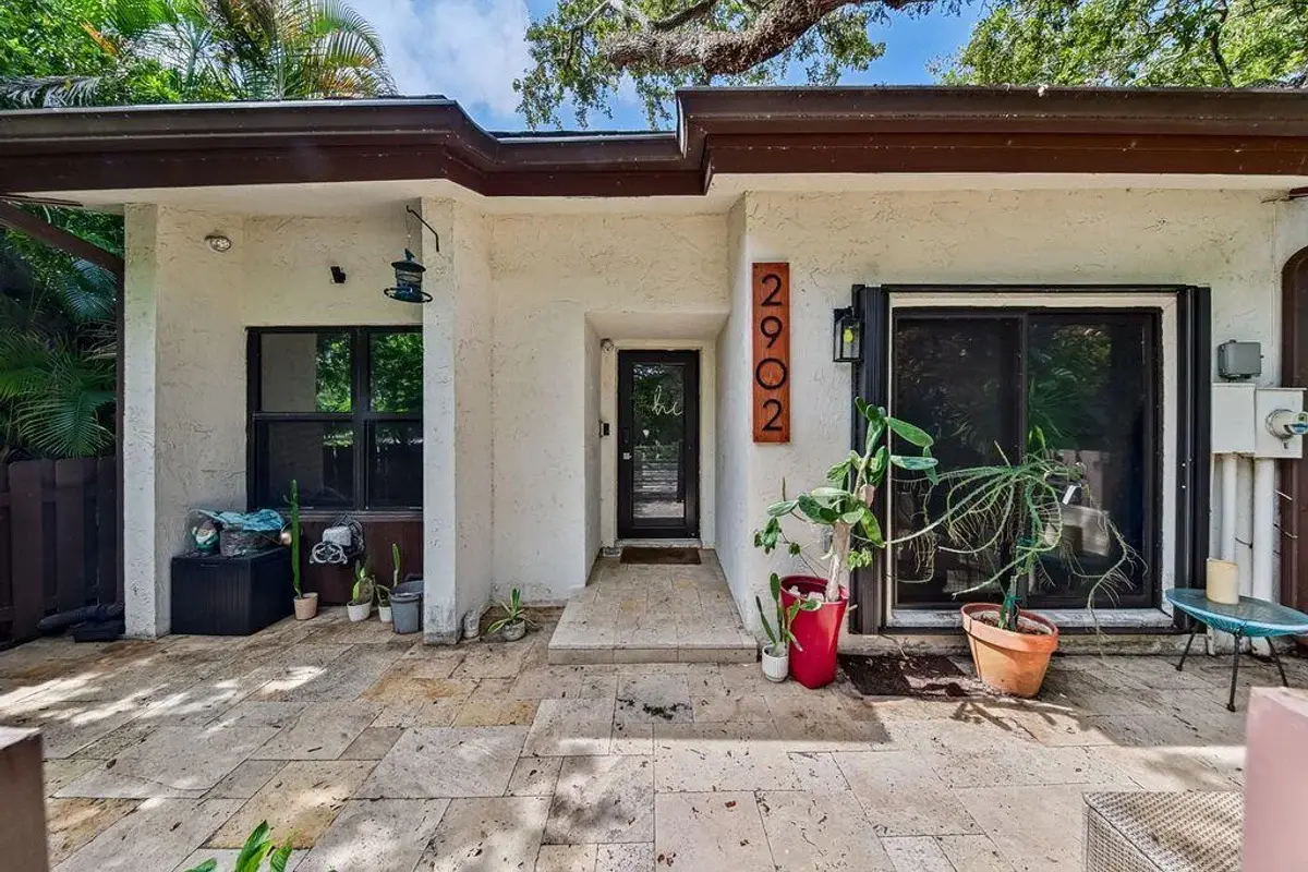 2902 N 33rd Ter, Hollywood: photo 1 of 23