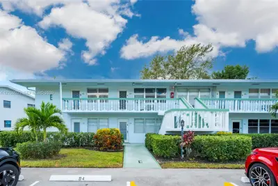 103 E Lyndhurst E, Deerfield Beach: photo 1 of 35