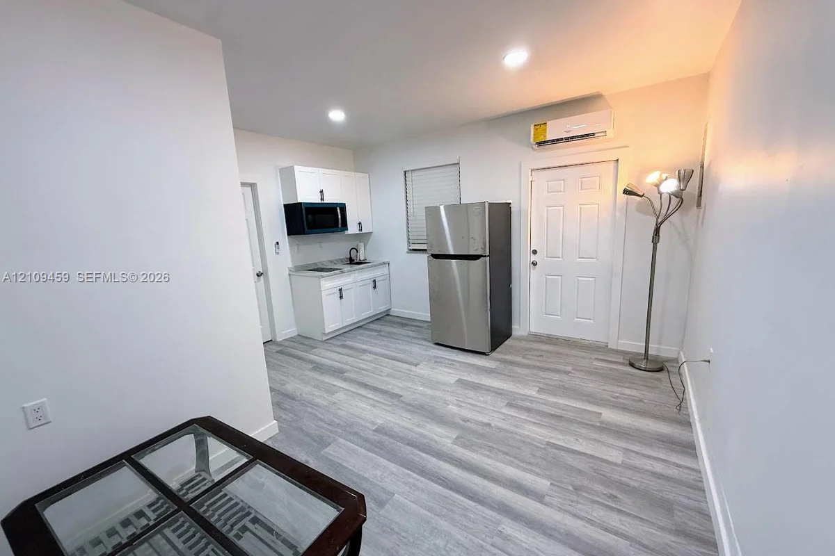 555 SW 132nd Ave #A, Miami: photo 1 of 10