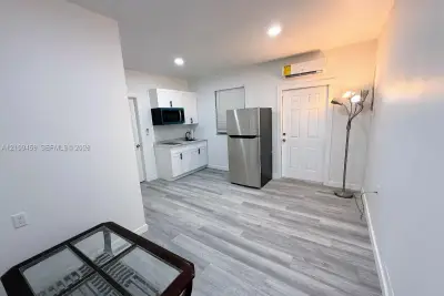 555 SW 132nd Ave #A, Miami: photo 1 of 10