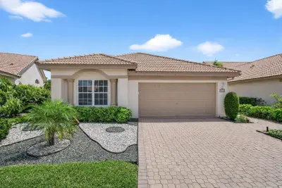 8864 Shoal Creek Ln, Boynton Beach: photo 1 of 52
