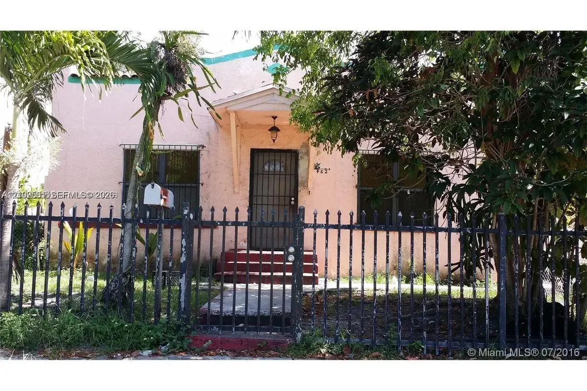 462 NE 64th St, Miami: photo 1 of 1