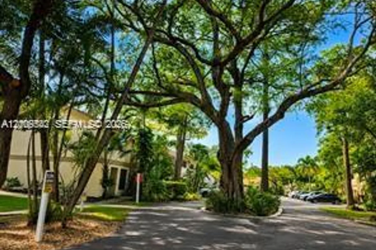 3082 S Oakland Forest Dr #1301, Oakland Park: photo 1 of 1