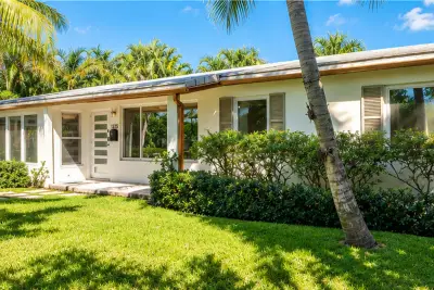 375 Linda Ln, West Palm Beach: photo 1 of 28