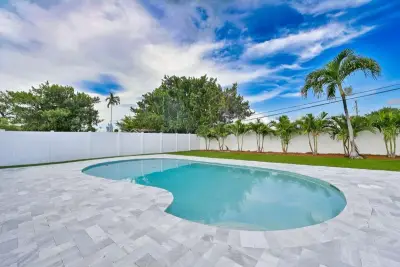 4721 SW 43rd Ter, Fort Lauderdale: photo 1 of 16