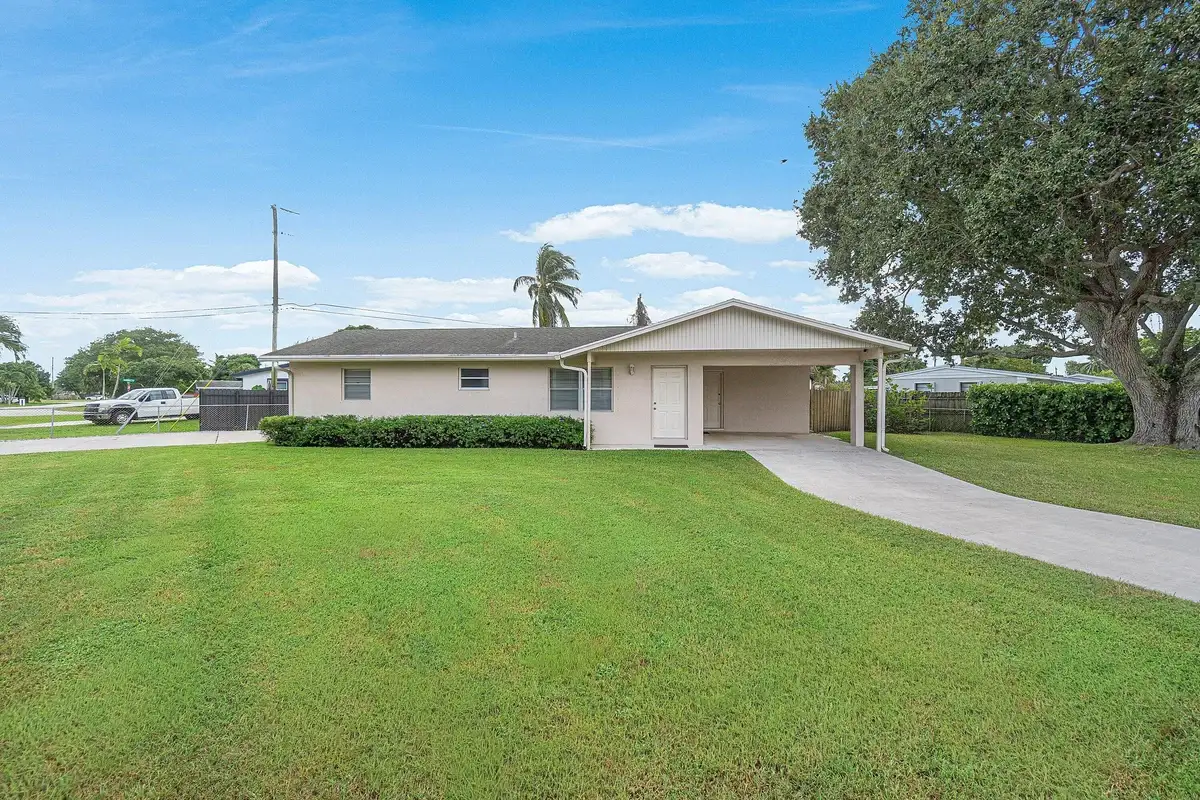 2766 New York St, West Palm Beach: photo 1 of 29