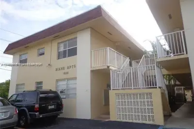 16118 NE 21st Ave #15, North Miami Beach: photo 1 of 9
