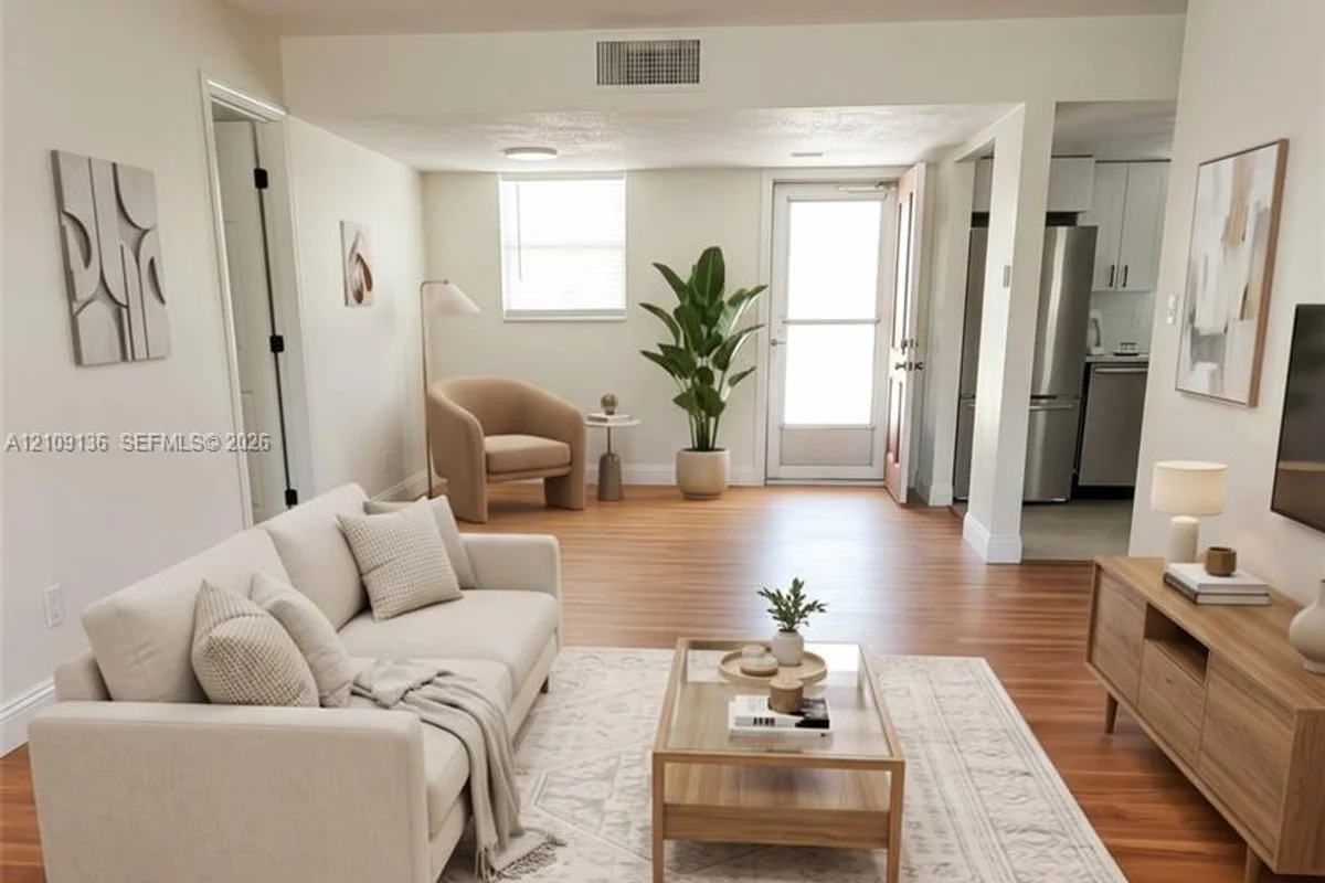 705 Lori Dr #304, Palm Springs: photo 1 of 14