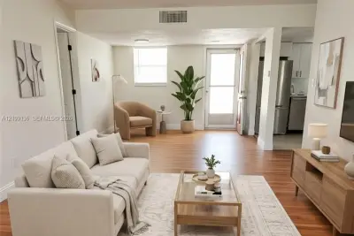 705 Lori Dr #304, Palm Springs: photo 1 of 14