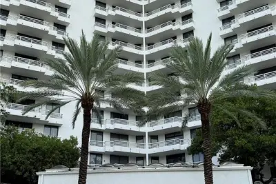 3300 NE 192nd St #614, Aventura: photo 1 of 33