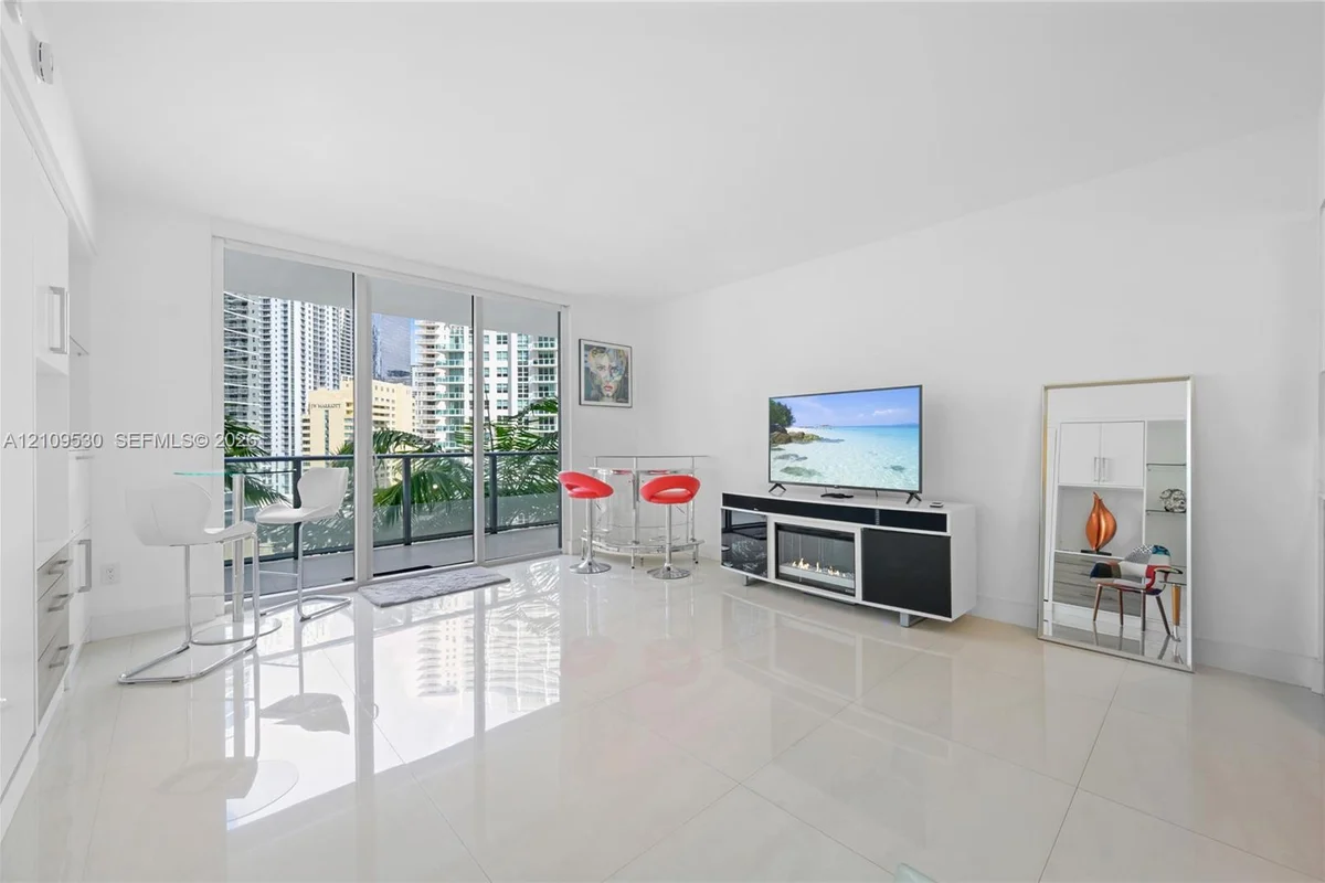 1300 Brickell Bay Dr #1600, Miami: photo 1 of 12