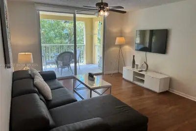 19501 E Country Club Dr #9506, Aventura: photo 1 of 36