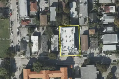 637 SW 3rd St #305, Miami: photo 1 of 1