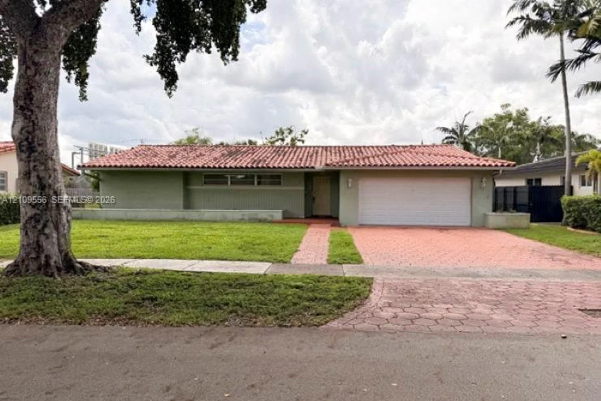 7140 Bamboo St, Miami Lakes: photo 1 of 1