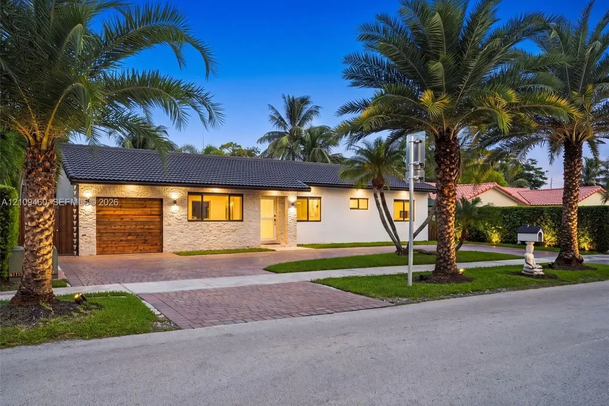 15245 SW 99th Ct, Miami: photo 1 of 35