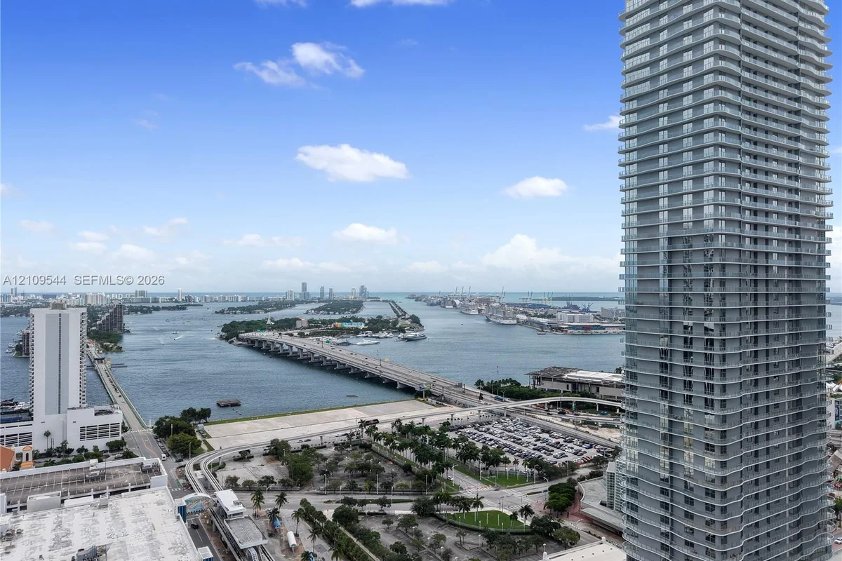 1400 Biscayne Blvd #605, Miami: photo 1 of 95