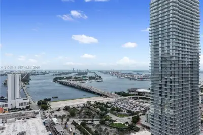 1400 Biscayne Blvd #605, Miami: photo 1 of 95