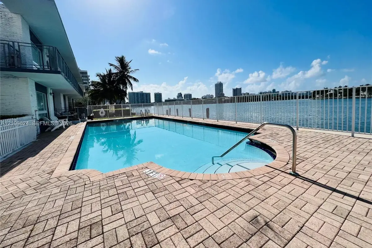 950 Bay Dr #7, Miami Beach: photo 1 of 30