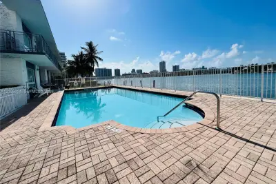 950 Bay Dr #7, Miami Beach: photo 1 of 30