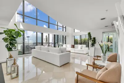 100 N Federal Hwy #1, Fort Lauderdale: photo 1 of 74