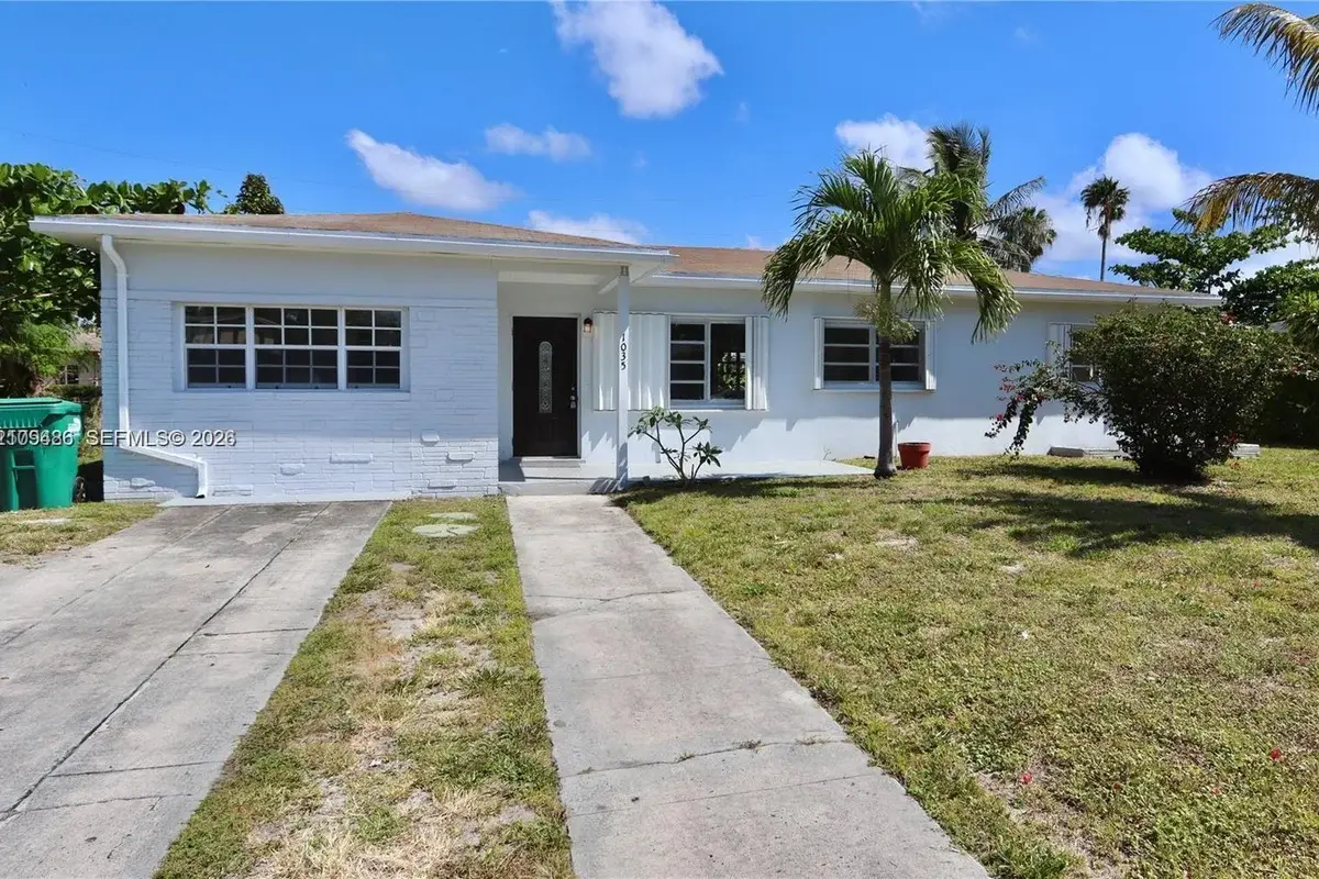 1035 NE 169th Ter, Miami: photo 1 of 18
