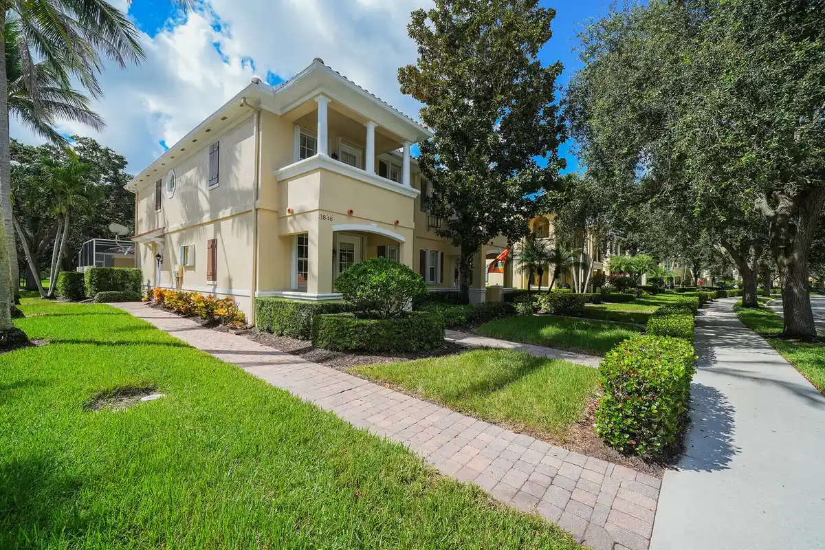 3846 Greenway Dr, Jupiter: photo 1 of 57