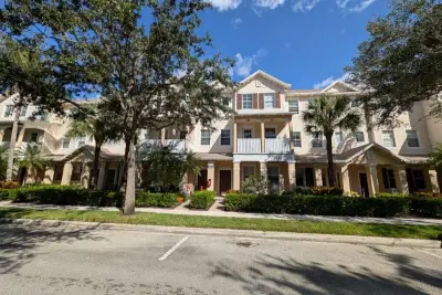 265 Indian Creek Pkwy #105, Jupiter: photo 1 of 19