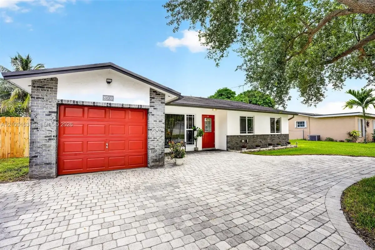 8500 NW 3rd St, Pembroke Pines: photo 1 of 53