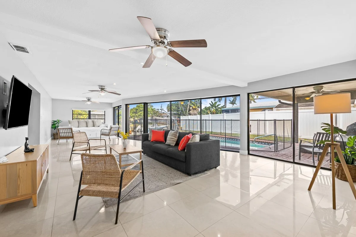 1601 NE 63rd St, Fort Lauderdale: photo 1 of 24